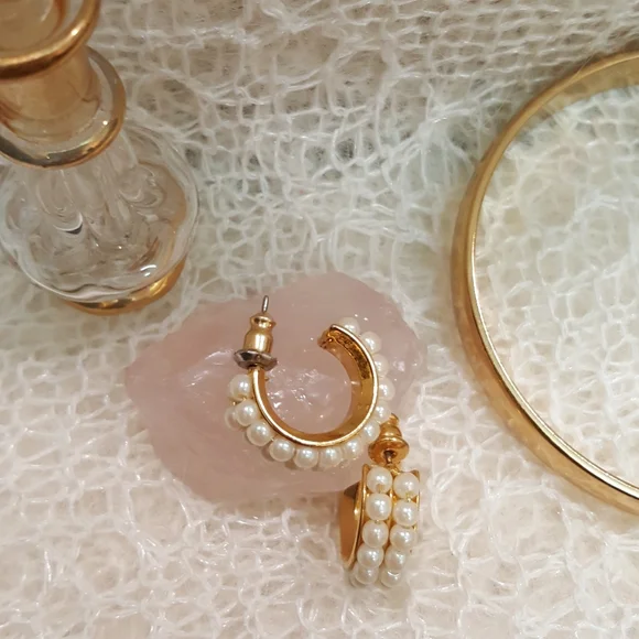 Vintage Faux Pearl Hoop Earrings - Picture 3 of 4
